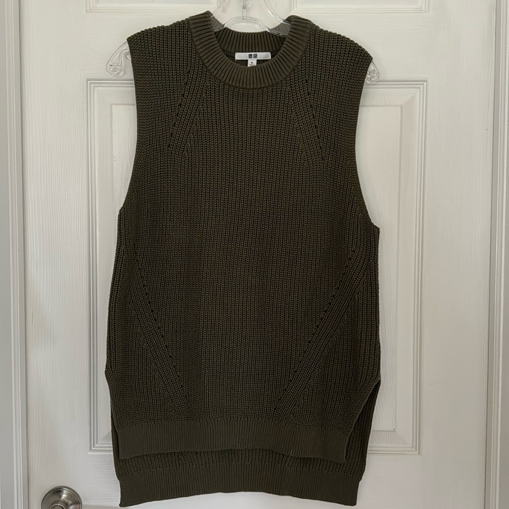 Uniqlo Women’s Size XL Cotten Blend Sweater Vest